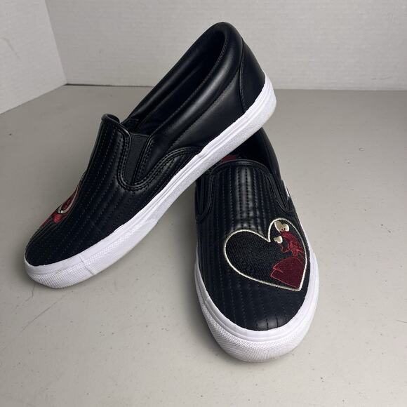 Vera Bradley Disney Shoes Alice in Wonderland Roses Red Quilted Slip On Size 9 - Picture 15 of 16